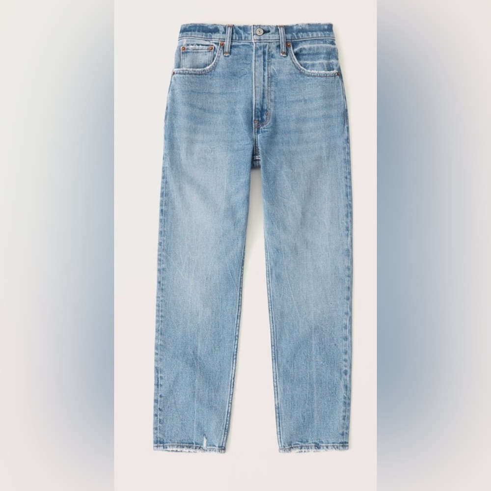 NWT Abercrombie “The Mom” High Rise Jeans - Medium Wash - Size 30/10